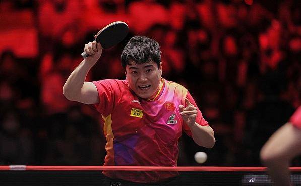 中国队横扫英格兰队,梁靖崑状态火热 中国队横扫英格兰队,梁靖崑状态火热