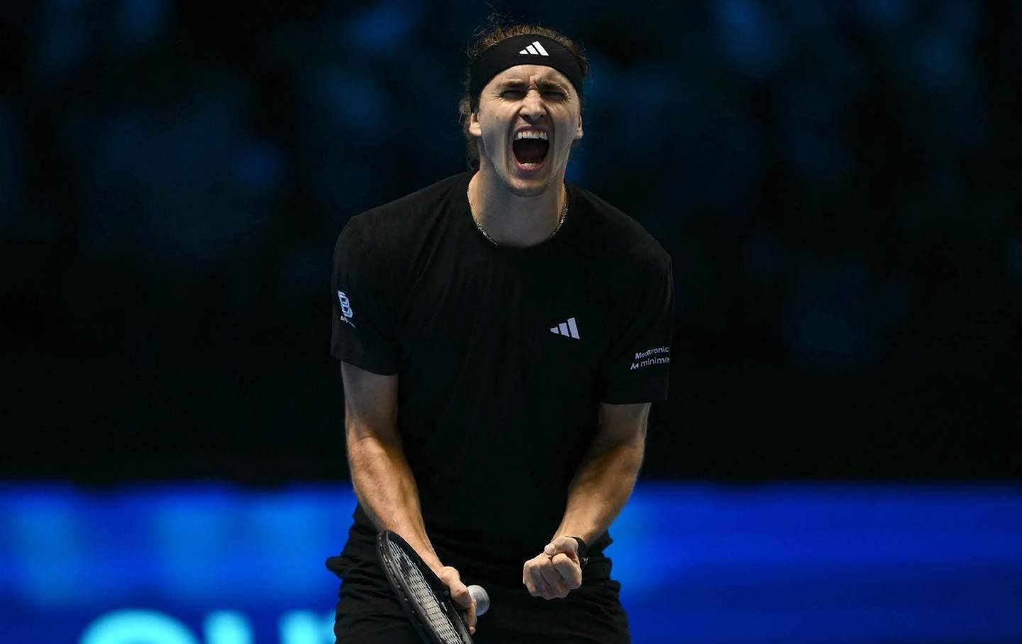 温网力克美网,兹维列夫统治全场 温网力克美网,兹维列夫统治全场