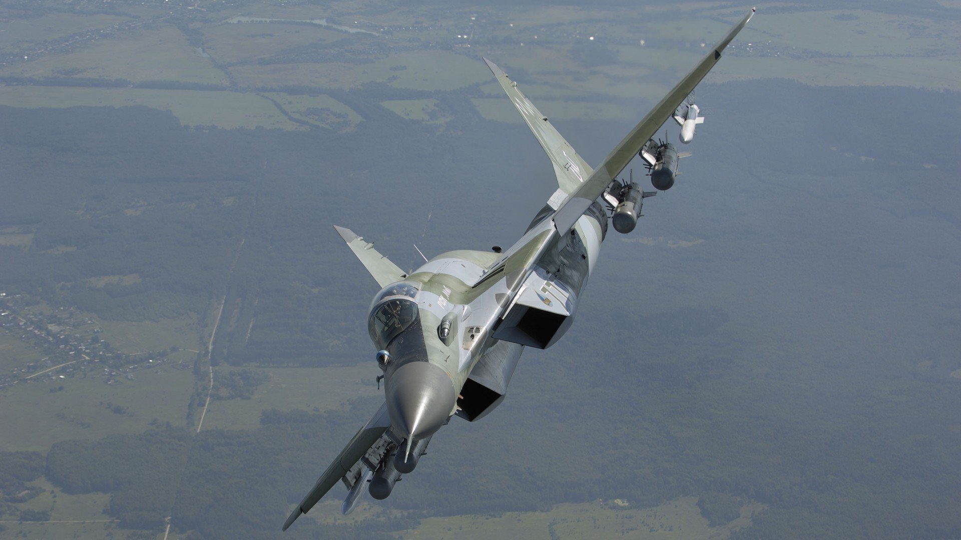 绿茵与球台间的火焰,一场跨界的状态鏖战