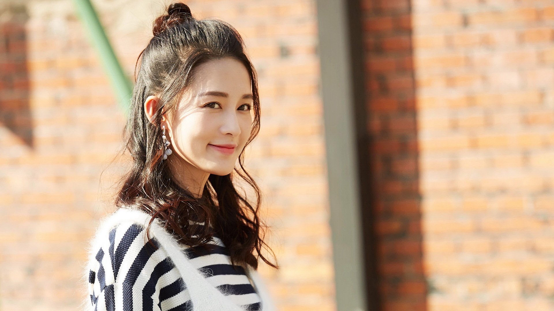 萨卡连续得分拉开差距，马赛击败芬兰，欧洲足球之夜的双星闪耀